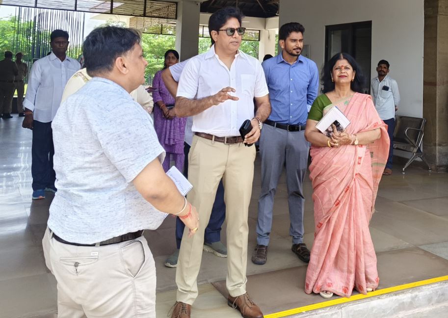 पर्यटन, कला एवं संस्कृति के प्रमुख शासन सचिव श्री राजेश यादव ने सेन्ट्रल पार्क स्थित गाँधी वाटिका का किया निरीक्षण, गांधी वाटिका में क्यू आर कोड लिंक के माध्यम से शार्ट वर्चुअल टूर बनवाने के निर्देश