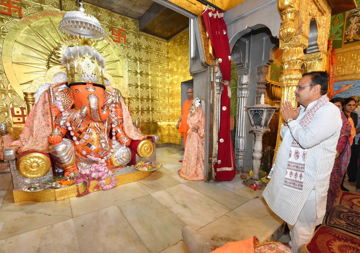 मुख्यमंत्री भजनलाल शर्मा ने मोती डूंगरी गणेश मंदिर में किए दर्शन, प्रदेश की खुशहाली के लिए की कामना, भगवान श्री गणेश सुख और समृद्धि के दाता