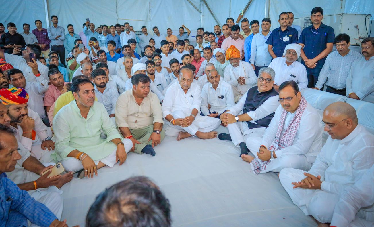 मुख्यमंत्री ने जल संसाधन मंत्री सुरेश सिंह रावत के पिता स्व. सूरज सिंह रावत को दी श्रद्धांजलि